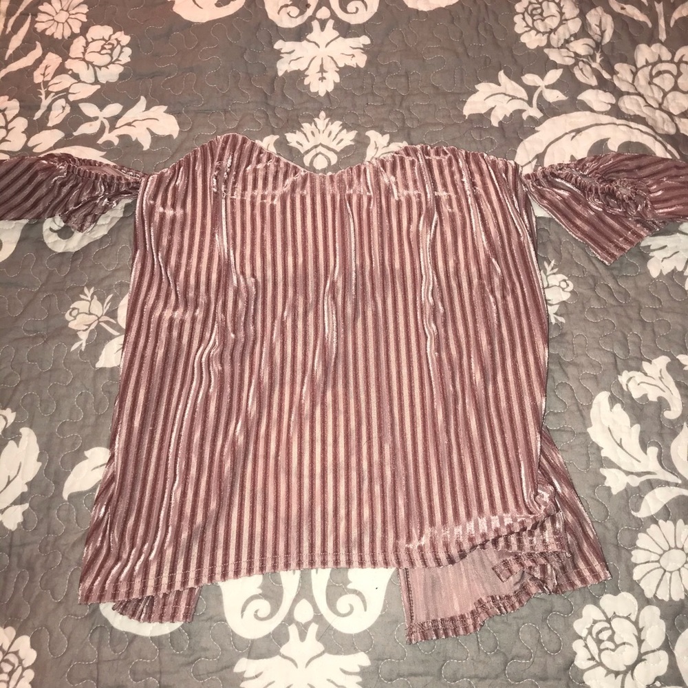 OFF SHOULDER TOP